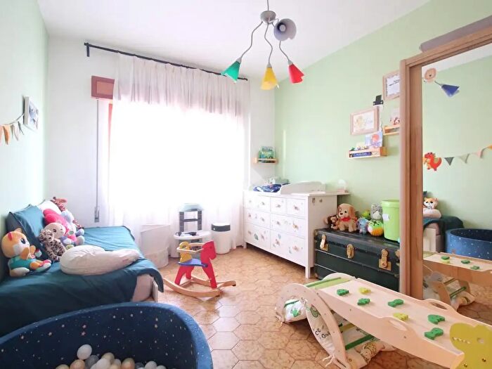 Appartamento trilocale in vendita in Via Sebastopoli, Pomezia