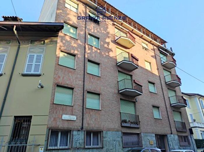 Appartamento trilocale in vendita in Via Angelo Pezzana, Parma