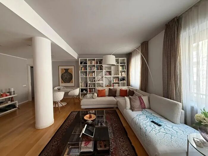 Appartamento con 5 locali in affitto in Via Baldissera, Milano