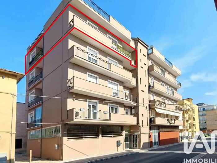 Appartamento con 8 locali in vendita in Via Cristoforo Colombo, Porto SantElpidio