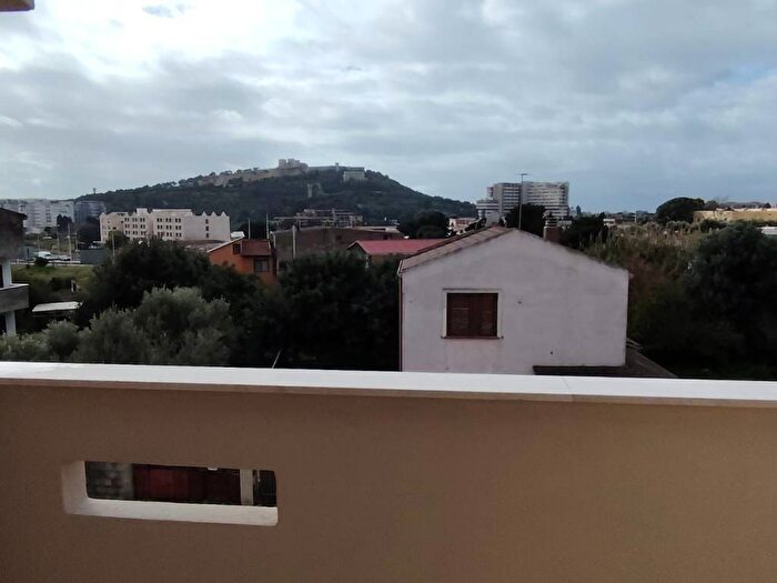 Appartamento trilocale in affitto in Via Tamburino Sardo, Monreale, Cagliari