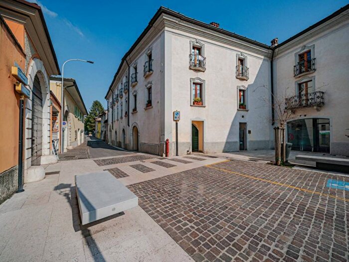 Appartamento bilocale in affitto in Piazza Giacomo Matteotti, Centro, Padenghe sul Garda