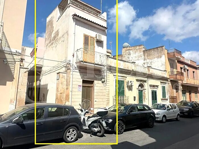Casa trilocale in vendita in Via Silvio Pellico, Avola