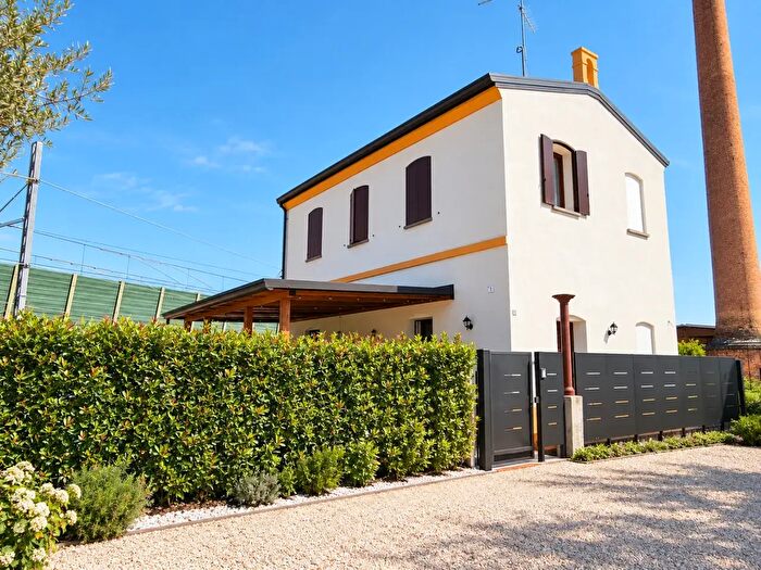 Casa quadrilocale in vendita in Via Guglielmo Marconi N, San Martino Buon Albergo