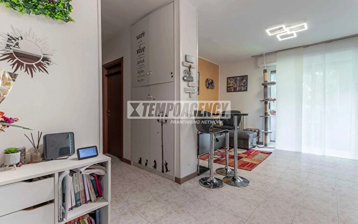 Appartamento trilocale in affitto in Via San Vigilio, Milano