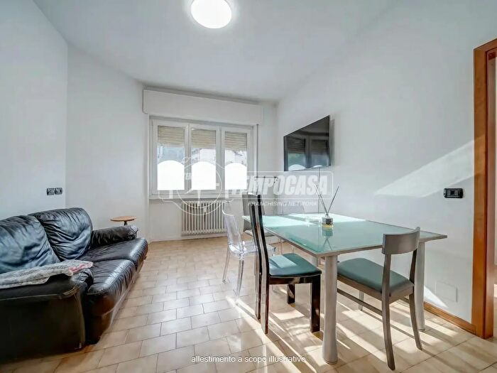 Appartamento trilocale in vendita in Via Piave, Azzate