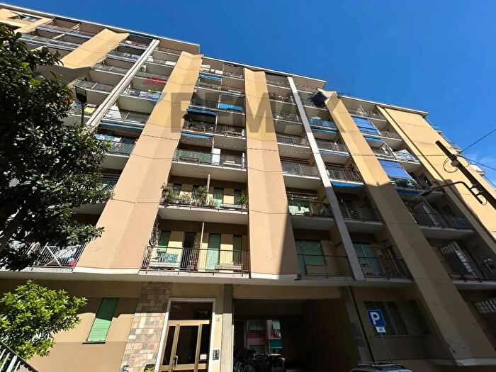 Appartamento con 6 locali in vendita in Via Sacheri, Genova