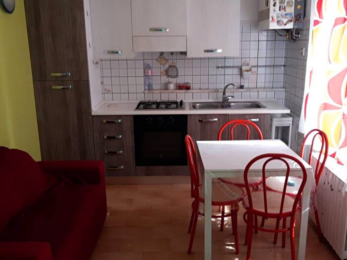 Appartamento trilocale in affitto in Via Michele Torraca, Centro, Matera