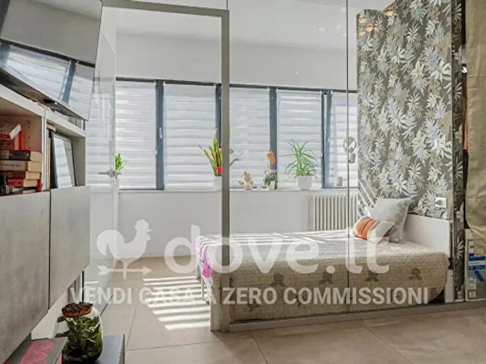 Appartamento trilocale in vendita in Piazzale Camerlata, Como