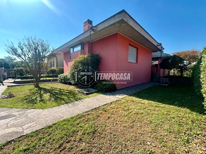 Casa con 5 locali in vendita in Ospitaletto
