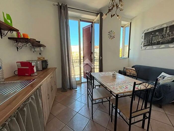 Appartamento trilocale in vendita in Via Perpignano, Palermo