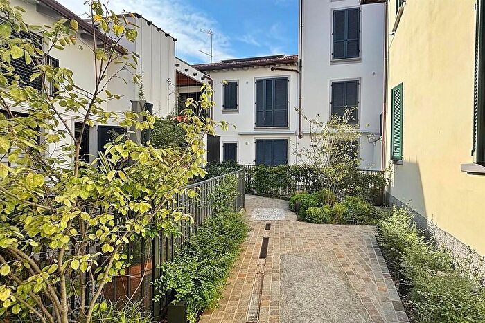 Appartamento trilocale in vendita in Piazza Castellana, Vimercate