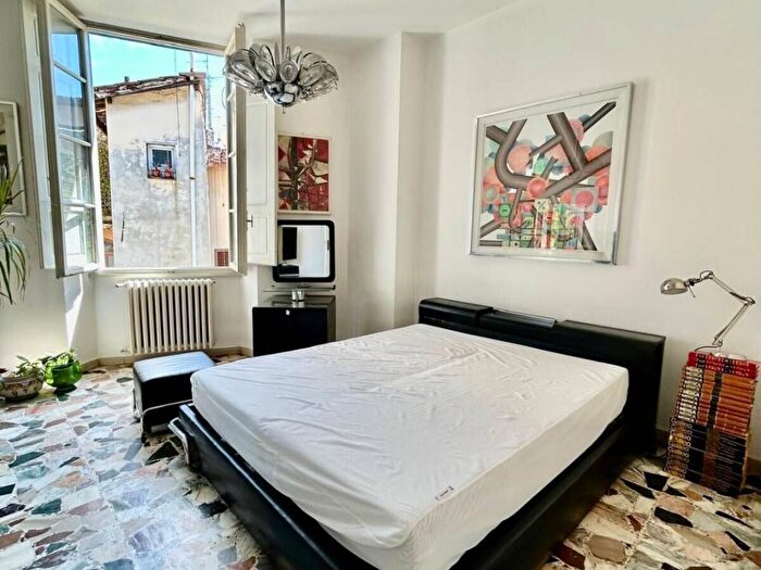 Appartamento trilocale in affitto in Via Giuseppe Garibaldi, Borgo Ognissanti Il Prato, Firenze