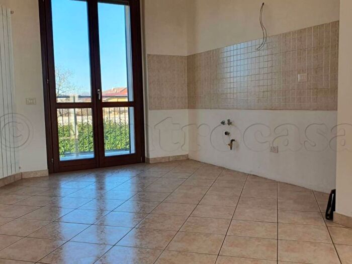 Appartamento trilocale in affitto in Via Leonardo Da Vinci, Cameri