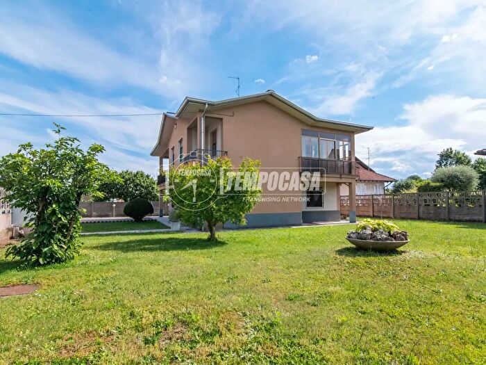 Casa quadrilocale in vendita in Via degli Alpini, Olgiate Olona