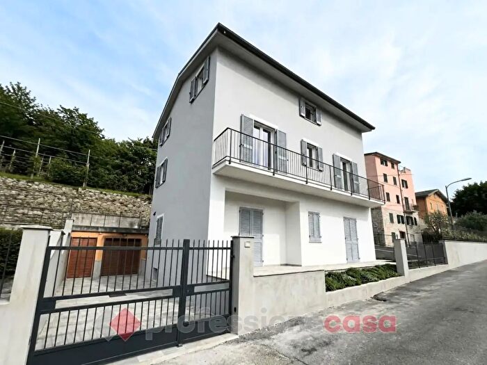 Appartamento trilocale in vendita in Via Fratelli Purgotti, Perugia