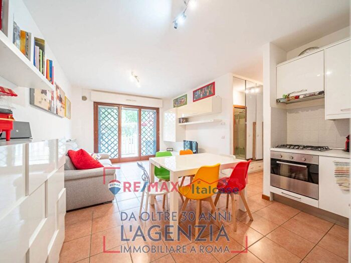 Appartamento bilocale in vendita in Via Raffaello Liberti, Ponte di Nona, Roma