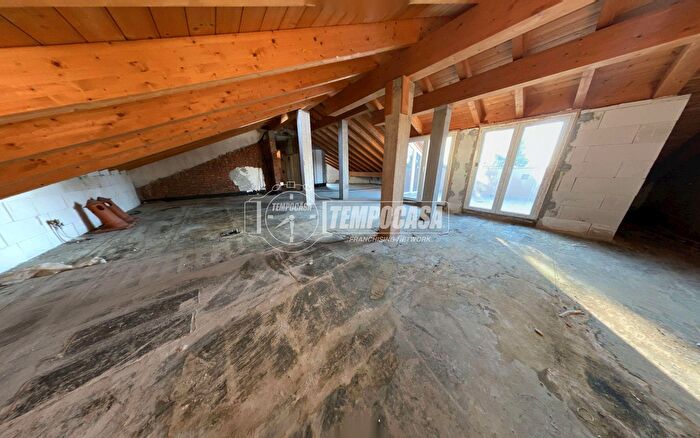 Appartamento quadrilocale in vendita in Via Galileo Galilei, Rho