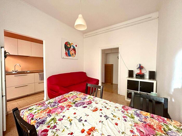 Appartamento trilocale in affitto in Via Savona, Solari, Milano