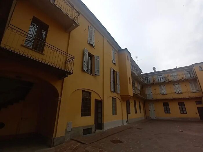 Appartamento trilocale in affitto in Via Amati, Cremona