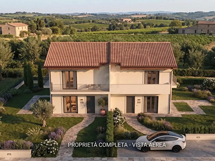 Casa con 5 locali in vendita in Acireale