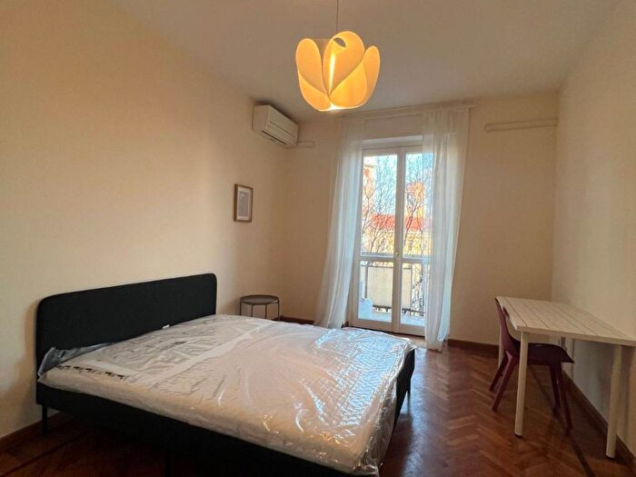 Appartamento trilocale in affitto in Via Michelangelo Buonarroti, Vercelli Wagner, Milano