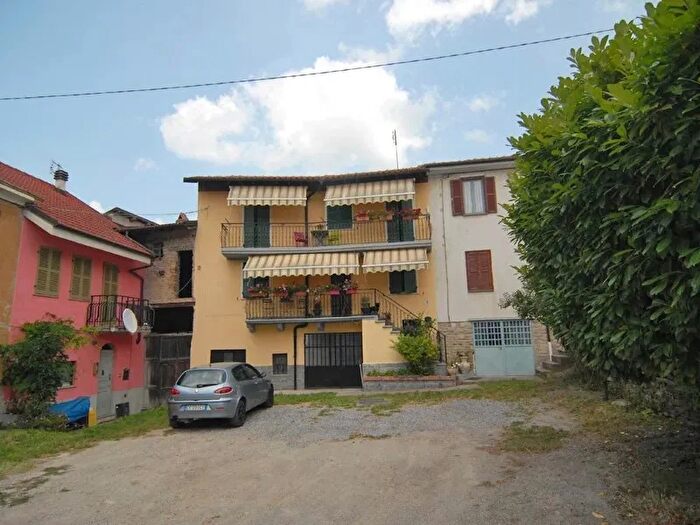 Appartamento con 6 locali in vendita in Murazzano