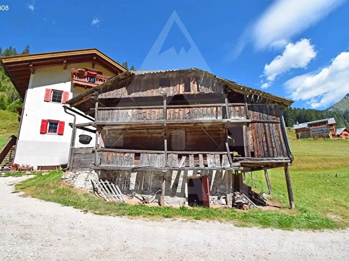 Casa con 12 locali in vendita in Mazzin