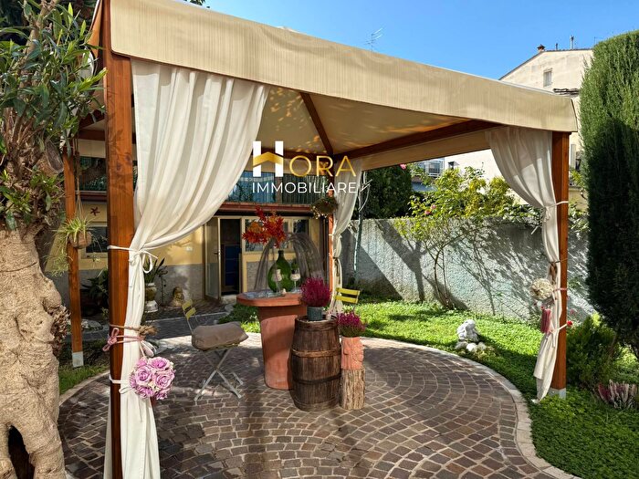 Appartamento quadrilocale in vendita in Via Muzio Clementi, Firenze