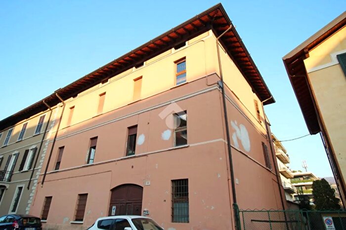 Appartamento con 5 locali in vendita in Via dei Bagni, Brescia