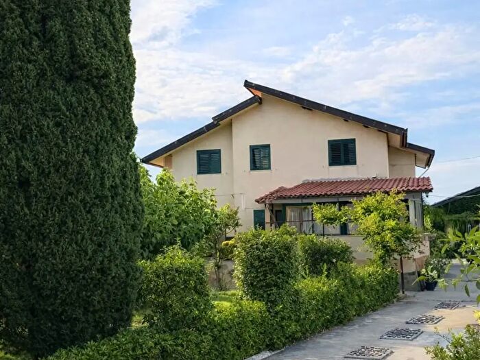 Casa con 12 locali in vendita in Via Lago Lucrino, Pontecagnano Faiano