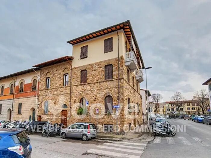 Casa con 6 locali in vendita in Via Niccolò da Uzzano, Firenze