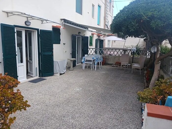 Appartamento trilocale in affitto in Agliaritana, Pisa