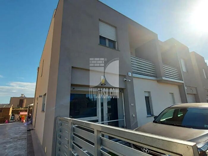 Casa quadrilocale in vendita in Via Giappone, Crotone