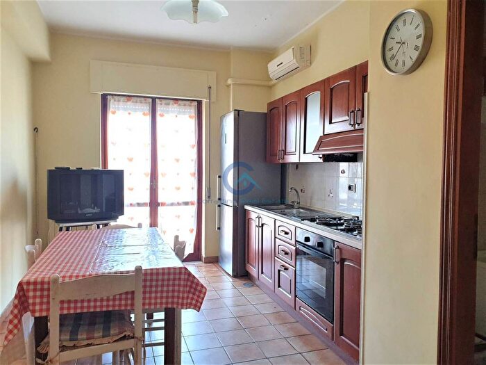 Appartamento quadrilocale in affitto in Catanzaro Lido, Catanzaro