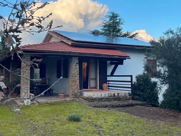 Casa con 6 locali in vendita in Scansano