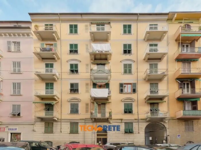 Appartamento trilocale in vendita in Via Nino Bixio, La Spezia