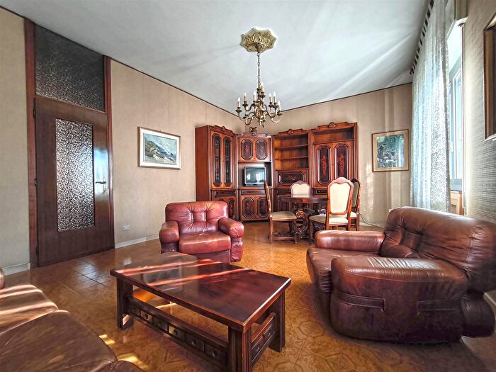 Appartamento trilocale in vendita in Via Rosmini, Solaro