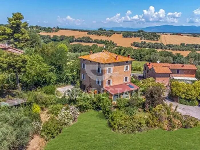 Casa con 6 locali in vendita in Via Palestro, Castiglione Del Lago