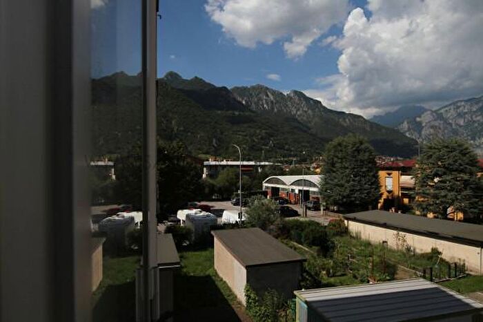 Appartamento trilocale in vendita in Civate