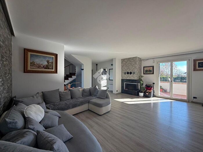 Casa quadrilocale in vendita in Via Brigata Emilia, Breda Di Piave