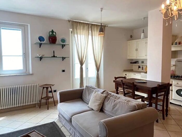Appartamento trilocale in vendita in Pietrasanta