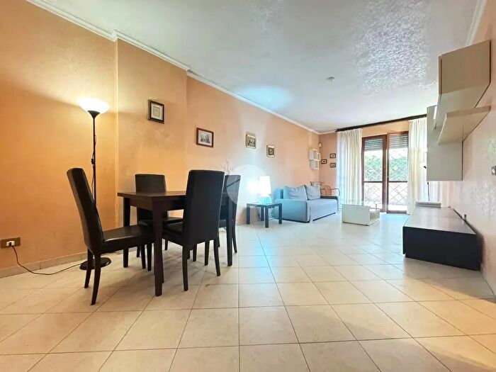 Appartamento quadrilocale in vendita in Via Bruno De Finetti, Roma