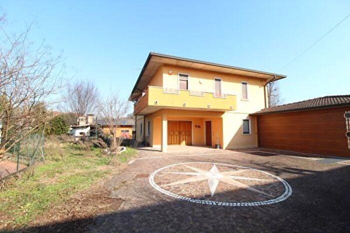 Casa con 5 locali in vendita in Piazza San Marco, Lonigo