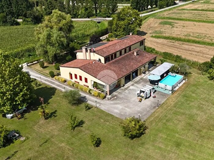 Casa con 6 locali in vendita in Via Goffredo Mameli, Albignasego