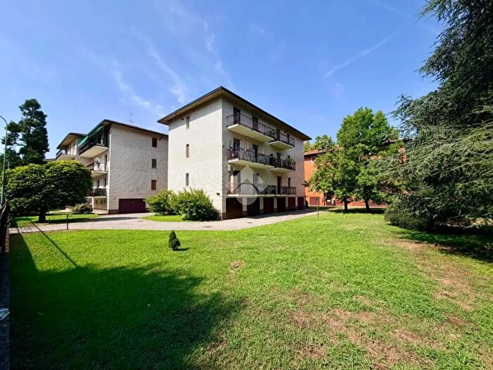Appartamento trilocale in vendita in Via Amoretti, Pavia