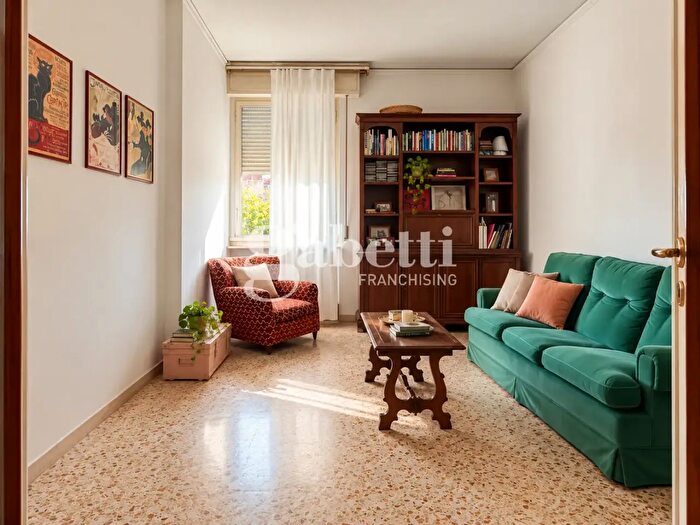 Appartamento con 5 locali in vendita in Via Onofrio Zeffirini, Firenze