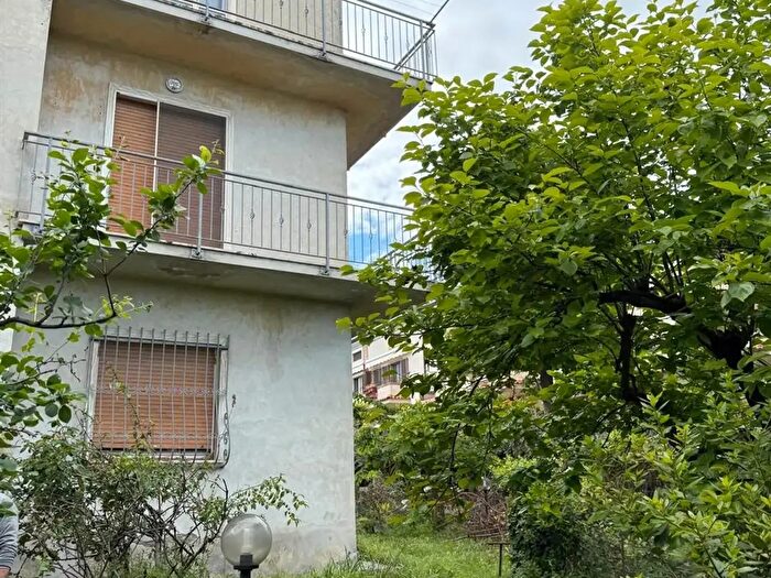 Appartamento con 12 locali in vendita in Osimo