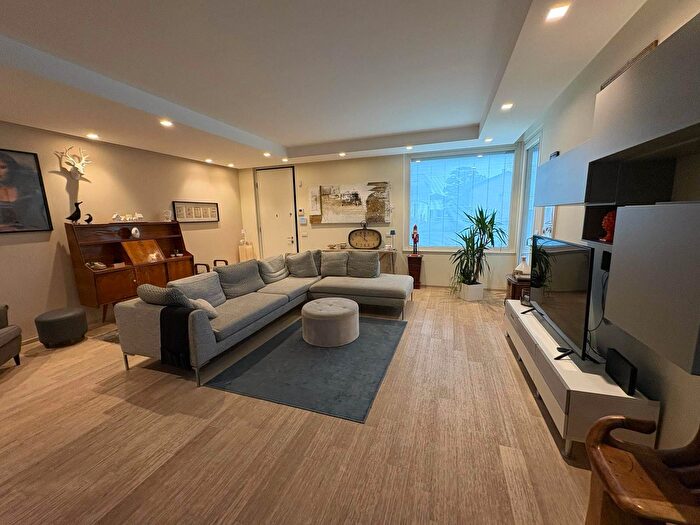 Casa quadrilocale in vendita in Lambrugo