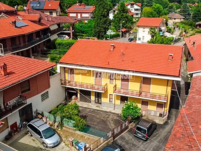 Casa con 13 locali in vendita in Vicolo Cristoforo Colombo, Villarbasse